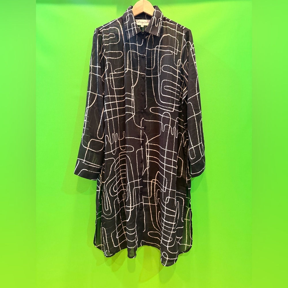 Elegant Black and White Patterned Dress